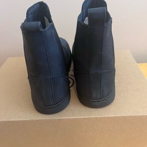 Brand new Groundies minimalist boots in black